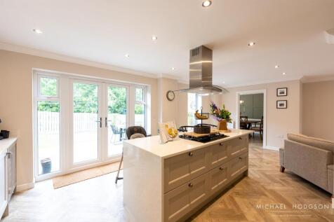 69 Leighfield Drive-06.jpg