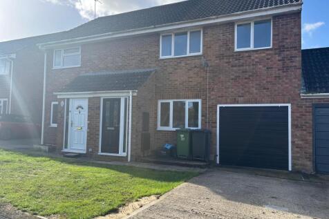 3 Bedroom Semi-Detached in SN5 8QU
