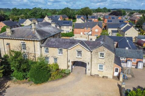 Potterspury House, Potterspury