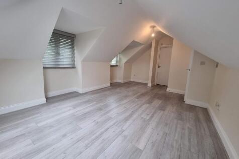 Watford Way, Hendon, Barnet, London photo 4