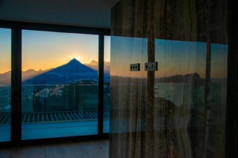 Property Image 100