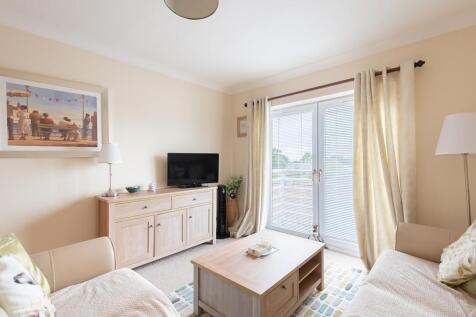LIVING ROOM AREA