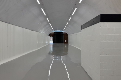 An empty arch with white lining