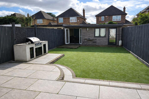 Modern backyard w...