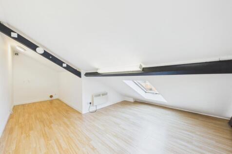 CAM02119G0-PR0494-STILL011