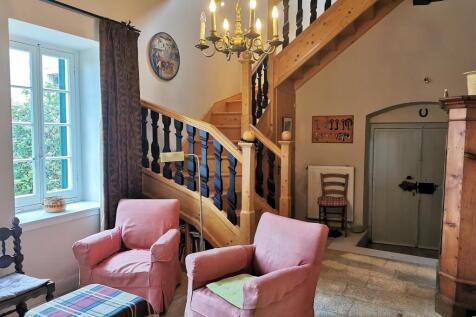 entrance and small sitting room