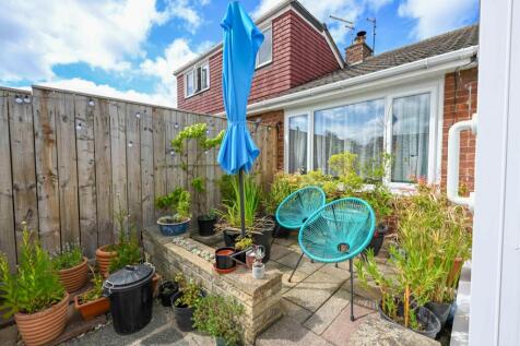 Castle Road EweMove Redcar-1