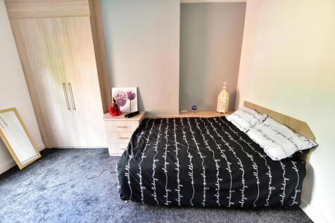 Ebberston Terrace, Hyde Park, Leeds LS6 1AU photo 4