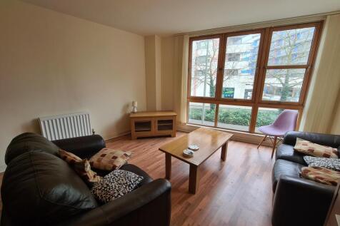The Crescent, Hannover Quay, Bristol Harbourside photo 4