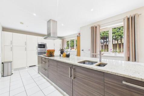 Fabulous Open Plan Living Kitchen