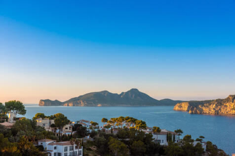 Refurbished luxury penthouse with spectacular panoramic views in Port Andratx