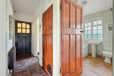 04-5ac2GCPMSC - 19 Barons Court - Hall - Original 