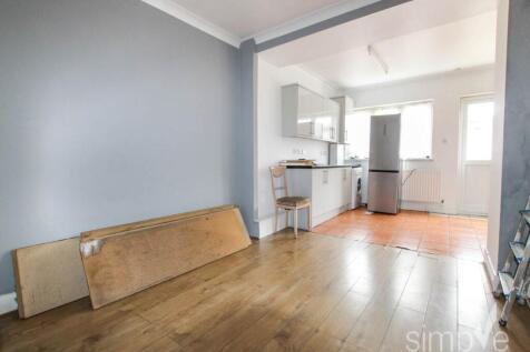 Greenland Crescent, Southall, Middlesex photo 3