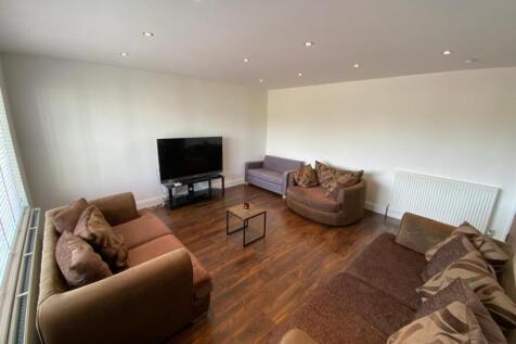 Lawfield Avenue, Glasgow, G77 photo 4