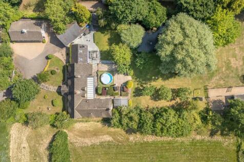 Tall trees, Kites Hardwick