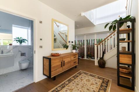 100893_6 Howarth Park (10).jpg