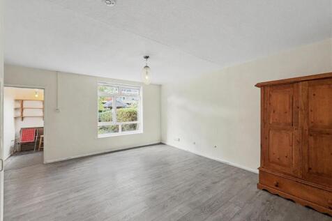 Penfield Close, Manchester photo 4