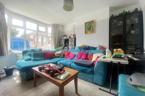 27 Belmont Road, Rugby