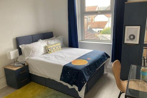 Room 1 at £750pcm