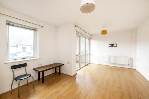 Sitting &amp; Dining Area