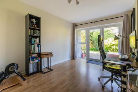 2 Cowper Court (15 of 17).jpg