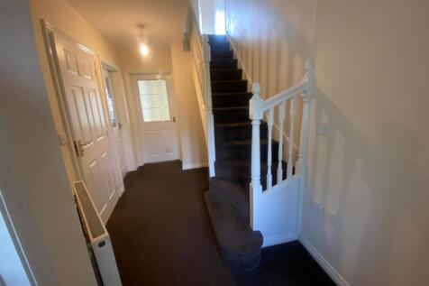 Entrance hallway..jpg