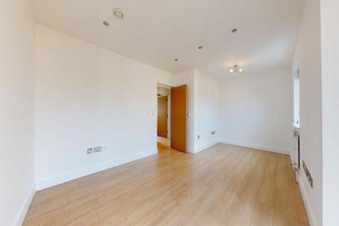 Buckingham Road, Epping, CM16 photo 4