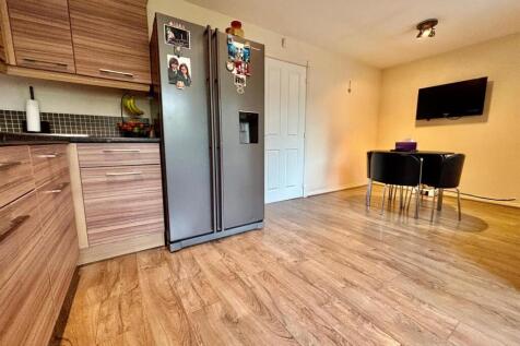 Fitted Breakfast / Dining Kitchen: