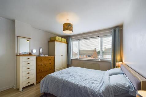 CAM02023G0-PR0054-STILL056