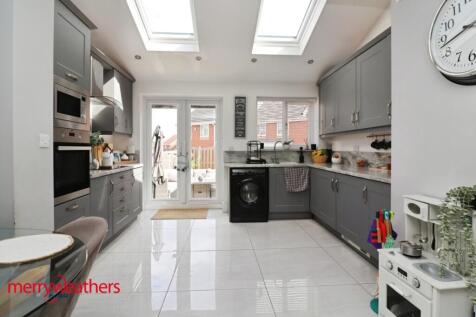 EXTENDED KITCHEN/DINER