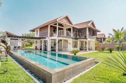4 Bedroom Luxury Villa For Sale - Svay Dangkum, Siem Reap