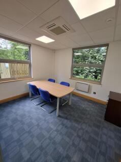 Office to rent Image 4