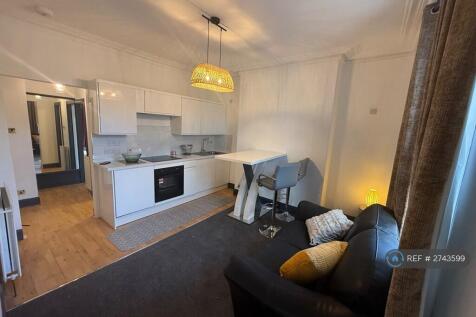 Lounge / Kitchen