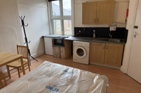 Large room with its own kitchen and shared bathro
