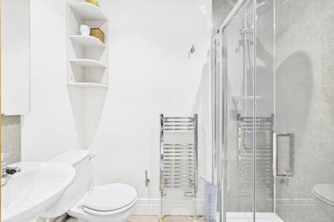 CAM04201G0-PR0078-STILL093