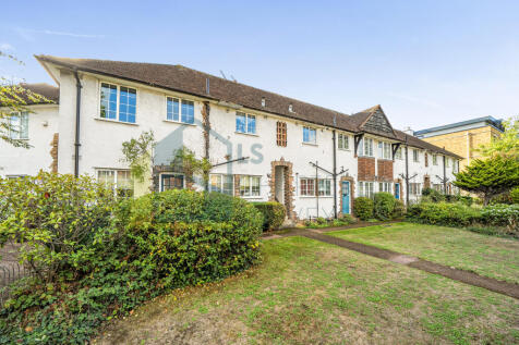 Heathlands, 26 Queens Road, Weybridge, Surrey, KT13 photo 4