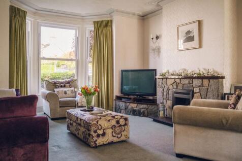 Ystafell Fyw a Bwyta / Living and Dining Room