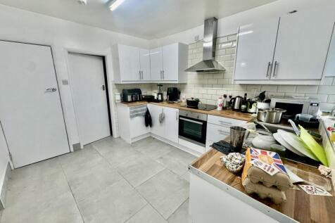 **£135 pppw** 117 Western Boulevard , Nottingham, NG8 photo 2