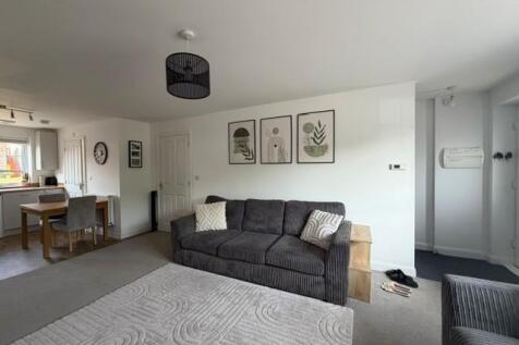 Lounge 3.jpg