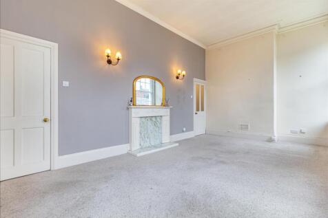 Livingroom-3.jpg