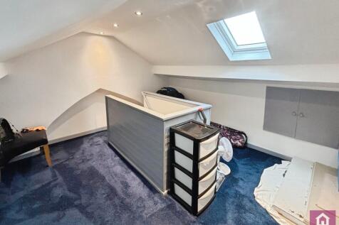 3 bed, 1 bath End of Terrace in Manchester - Photo 12