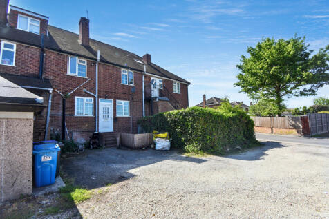 65 Straight Road, Old Windsor, SL4 2SA