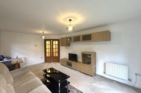 Living/Dining are...