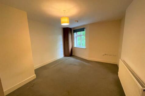 flat 8 westway apartments lounge.JPG