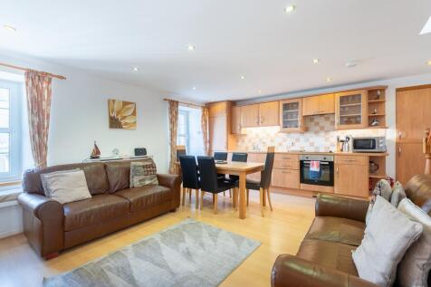 FLAT 8 LIVING DINING KITCHEN