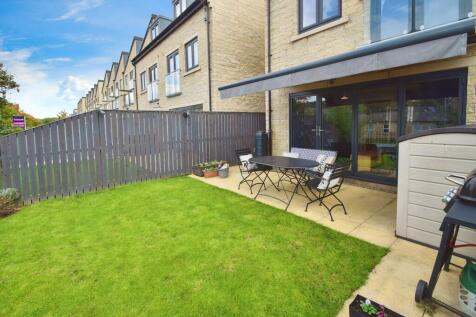 3de8f510-Garden 2...