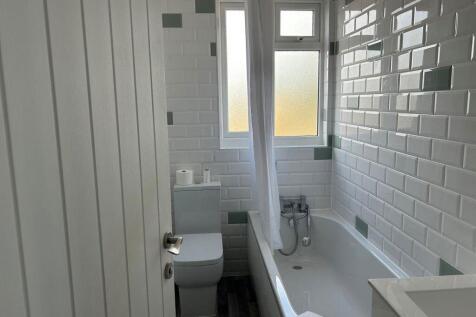 Wells Avenue - ONLINE ENQUIRIES ONLY photo 4