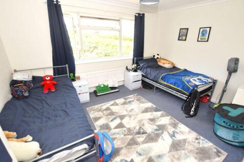 2 Bedroom Terraced House, Barnetts Way, Tunbridge Wells photo 4