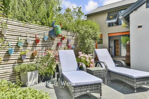 External Lifestyle Photograph