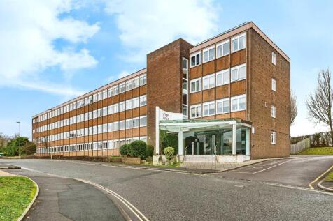 Basingstoke, RG22 - property photo